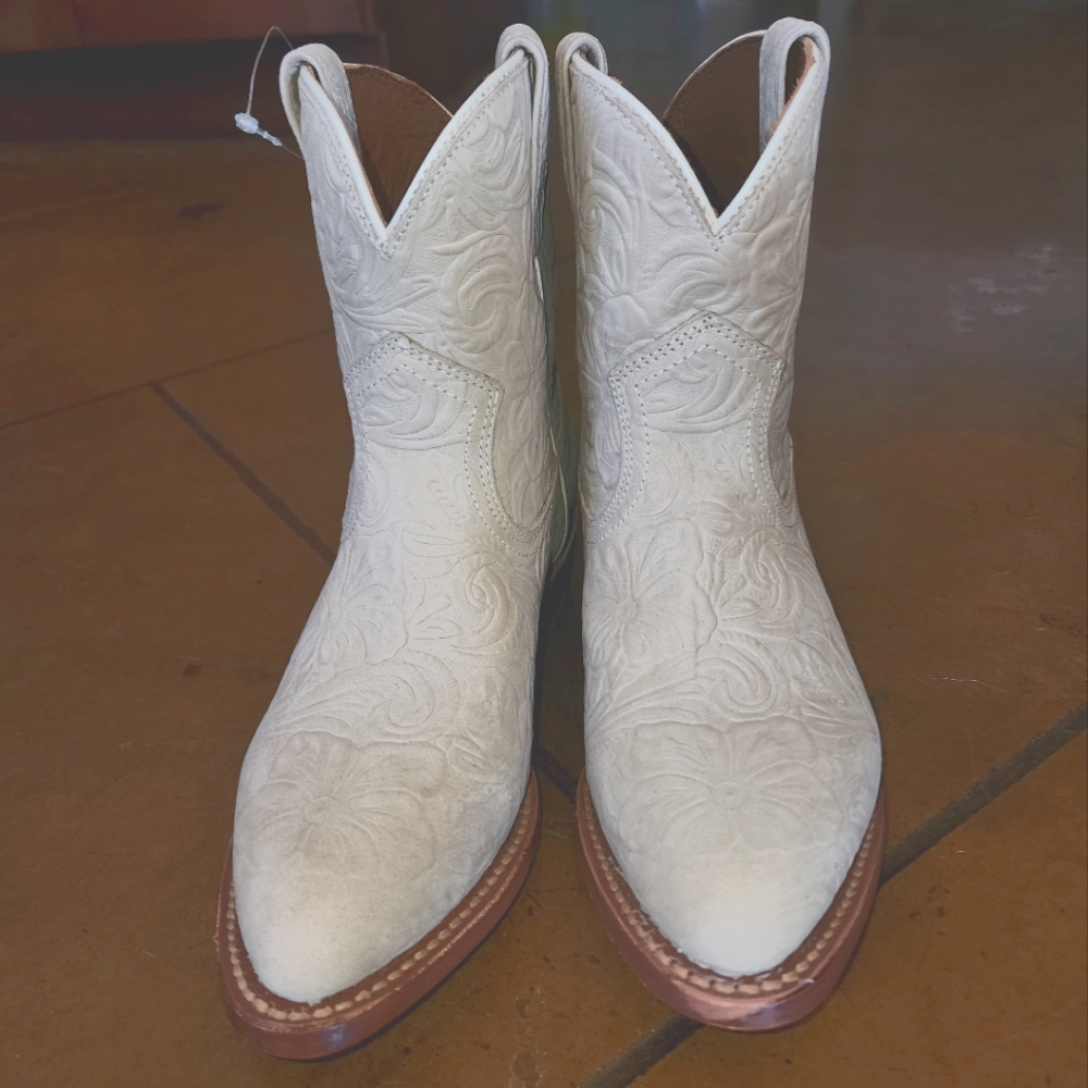 NWOT Frye Billy Western Bootie